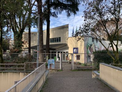 Gli studenti della scuola Calvino portano la fotografia in biblioteca
